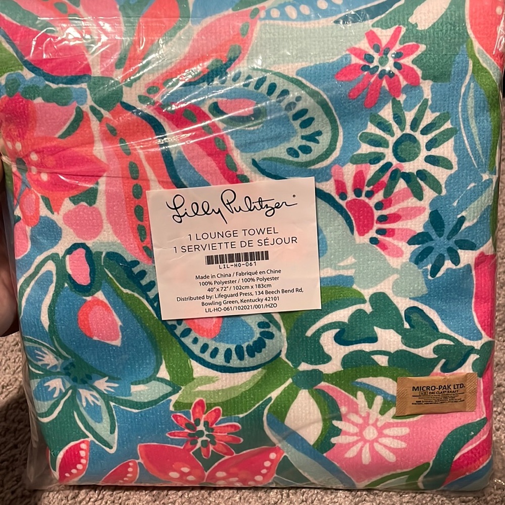 Brand New Lilly Pulitzer Towel from the Fab Fit Fun Box Summer 2022